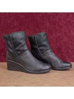 UGG Women Zea Ash Black Distress Leather Waterproof Wedge Boots size 12